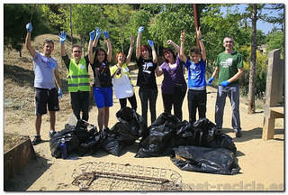 let's clean up Santa coloma